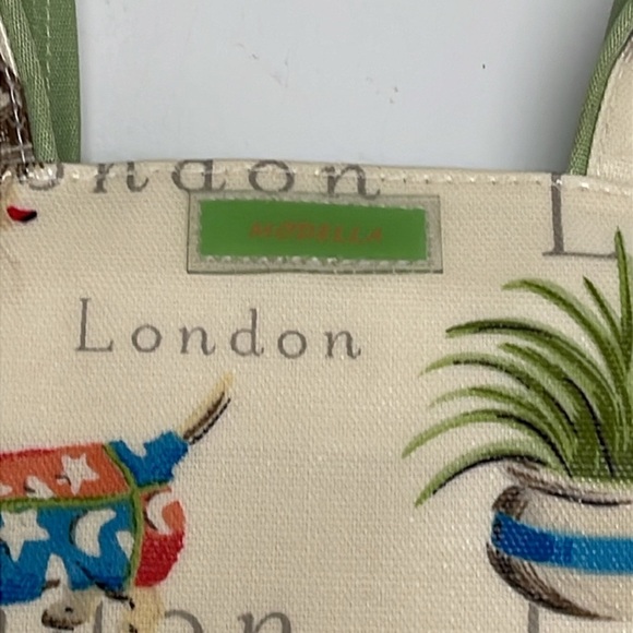 Allegro Pacific Modello Make Up Bag Dogs and London Displayed - Medium - Picture 2 of 5